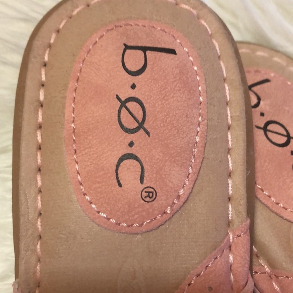b.o.c Pink Flip Flops - Picture 2 of 8